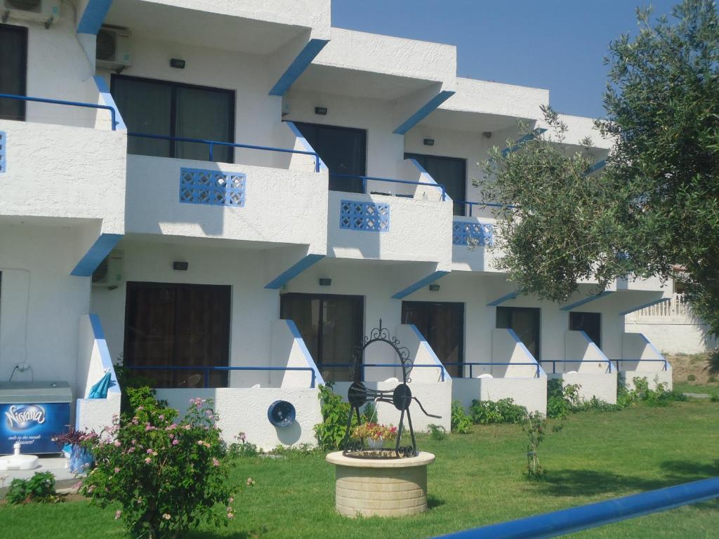 Eleni'S Apartments Afantou Luaran gambar